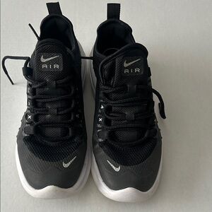 Nike Air Max Axis Black and White Athletic Shoes